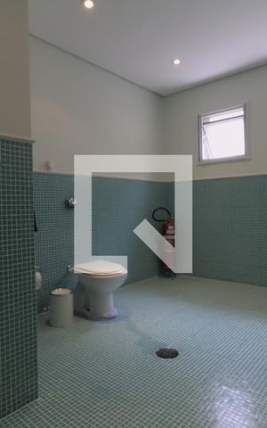 Casa à venda com 350m², 4 quartos e 5 vagas Casa à venda com 350m², 4 quartos e 5 vagasBanheiro 1
