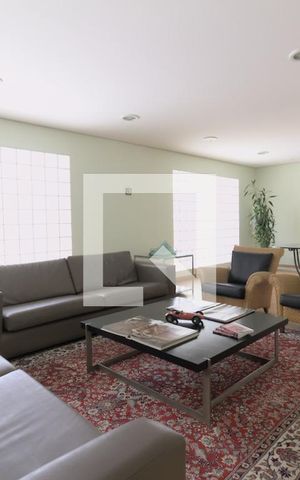 Casa à venda com 350m², 4 quartos e 5 vagas Casa à venda com 350m², 4 quartos e 5 vagasSala