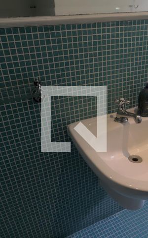 Casa à venda com 350m², 4 quartos e 5 vagas Casa à venda com 350m², 4 quartos e 5 vagasBanheiro 2