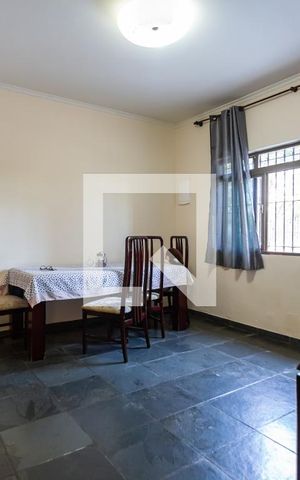 Casa à venda com 300m², 2 quartos e 2 vagas