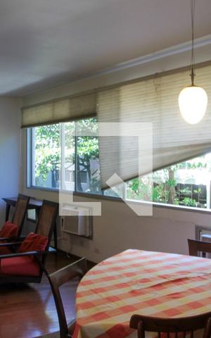 Apartamento à venda com 136m², 3 quartos e 1 vaga Apartamento à venda com 136m², 3 quartos e 1 vagaSala