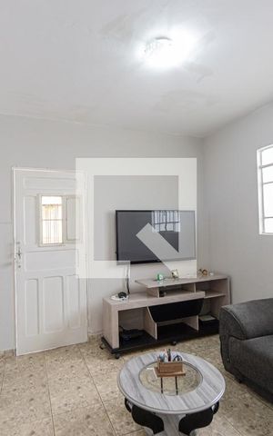 Casa à venda com 150m², 2 quartos e 1 vaga Casa à venda com 150m², 2 quartos e 1 vagaSala