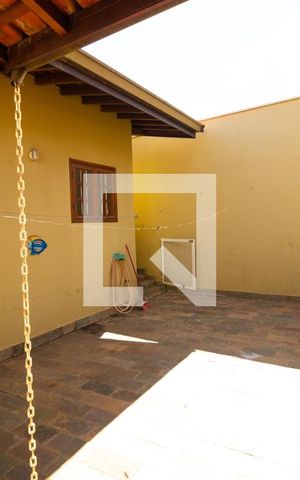 Casa à venda com 351m², 4 quartos e 4 vagas Casa à venda com 351m², 4 quartos e 4 vagasQuintal