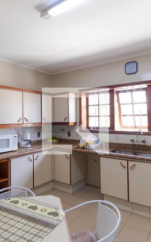 Casa à venda com 351m², 4 quartos e 4 vagas Casa à venda com 351m², 4 quartos e 4 vagasCozinha 01