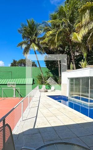 Casa à venda com 800m², 6 quartos e 5 vagas Casa à venda com 800m², 6 quartos e 5 vagasArea Externa
