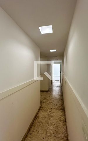 Casa à venda com 800m², 6 quartos e 5 vagas Casa à venda com 800m², 6 quartos e 5 vagasCorredor