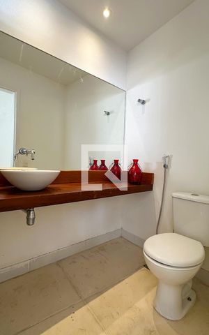 Casa à venda com 800m², 6 quartos e 5 vagas Casa à venda com 800m², 6 quartos e 5 vagasLavabo 03