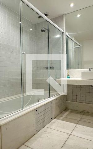 Casa à venda com 800m², 6 quartos e 5 vagas Casa à venda com 800m², 6 quartos e 5 vagasBanheiro da Suíte 2