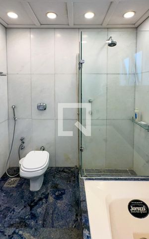 Casa à venda com 800m², 6 quartos e 5 vagas Casa à venda com 800m², 6 quartos e 5 vagasBanheiro da Suíte 5