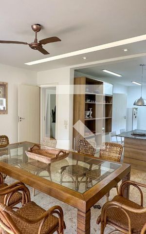 Casa à venda com 800m², 6 quartos e 5 vagas Casa à venda com 800m², 6 quartos e 5 vagasCozinha