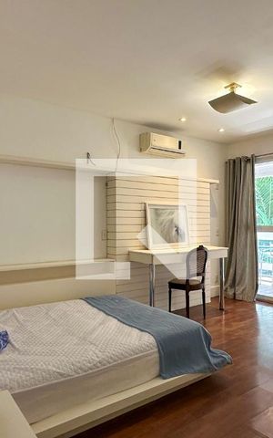 Casa à venda com 800m², 6 quartos e 5 vagas Casa à venda com 800m², 6 quartos e 5 vagasSuíte 3