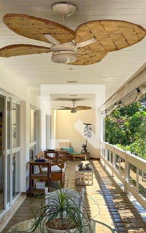 Casa à venda com 800m², 6 quartos e 5 vagas Casa à venda com 800m², 6 quartos e 5 vagasVaranda