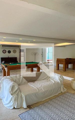 Casa à venda com 800m², 6 quartos e 5 vagas Casa à venda com 800m², 6 quartos e 5 vagasSala de Jogos