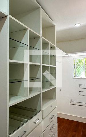Casa à venda com 800m², 6 quartos e 5 vagas Casa à venda com 800m², 6 quartos e 5 vagasSuíte 2