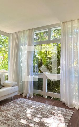 Casa à venda com 800m², 6 quartos e 5 vagas Casa à venda com 800m², 6 quartos e 5 vagasSuíte 4