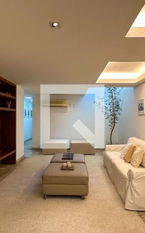 Casa à venda com 800m², 6 quartos e 5 vagas Casa à venda com 800m², 6 quartos e 5 vagasSala 02