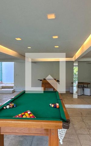 Casa à venda com 800m², 6 quartos e 5 vagas Casa à venda com 800m², 6 quartos e 5 vagasSalão de jogos