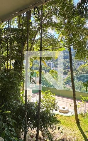 Casa à venda com 800m², 6 quartos e 5 vagas Casa à venda com 800m², 6 quartos e 5 vagasVaranda da Sala de Cinema