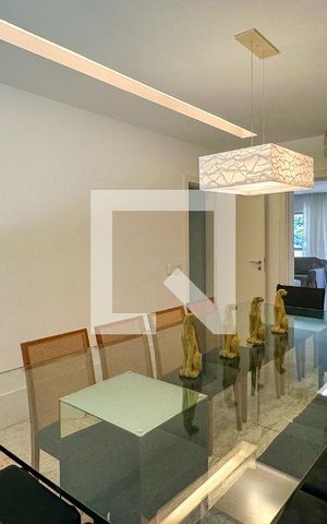 Casa à venda com 800m², 6 quartos e 5 vagas Casa à venda com 800m², 6 quartos e 5 vagasSala 02
