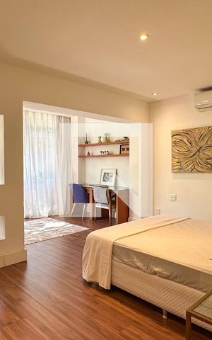 Casa à venda com 800m², 6 quartos e 5 vagas Casa à venda com 800m², 6 quartos e 5 vagasSuíte 4