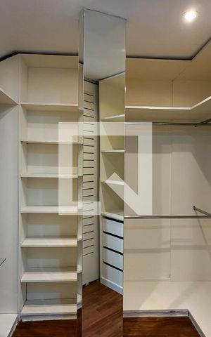 Casa à venda com 800m², 6 quartos e 5 vagas Casa à venda com 800m², 6 quartos e 5 vagasSuíte 3
