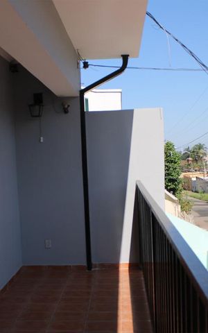 Casa à venda com 185m², 3 quartos e 5 vagas Casa à venda com 185m², 3 quartos e 5 vagasVaranda Sala 2