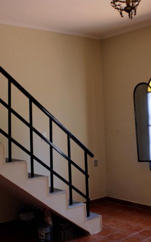 Casa à venda com 185m², 3 quartos e 5 vagas Casa à venda com 185m², 3 quartos e 5 vagasSala