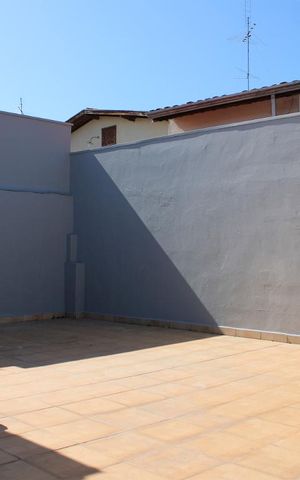 Casa à venda com 185m², 3 quartos e 5 vagas Casa à venda com 185m², 3 quartos e 5 vagasQuintal