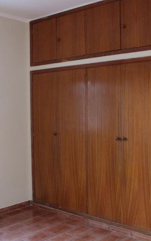 Casa à venda com 185m², 3 quartos e 5 vagas Casa à venda com 185m², 3 quartos e 5 vagasQuarto 2