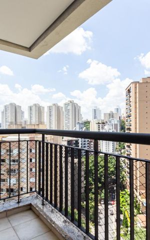 Apartamento para alugar com 233m², 4 quartos e 4 vagas Apartamento para alugar com 233m², 4 quartos e 4 vagasVaranda da Suíte 1