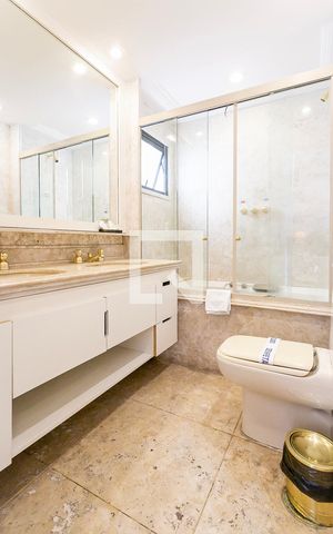 Apartamento à venda com 82m², 1 quarto e 1 vaga Apartamento à venda com 82m², 1 quarto e 1 vagaBanheiro da Suíte