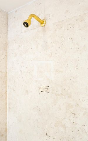 Apartamento à venda com 82m², 1 quarto e 1 vaga Apartamento à venda com 82m², 1 quarto e 1 vagaChuveiro do Banheiro da Suíte