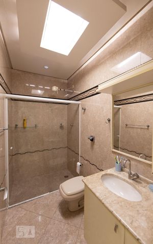 Casa à venda com 230m², 3 quartos e 1 vaga Casa à venda com 230m², 3 quartos e 1 vagaBanheiro Social