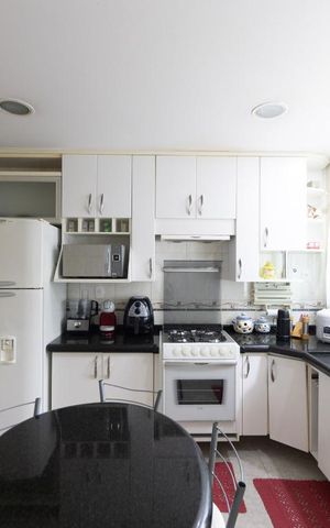 Casa à venda com 230m², 3 quartos e 1 vaga Casa à venda com 230m², 3 quartos e 1 vagaCozinha