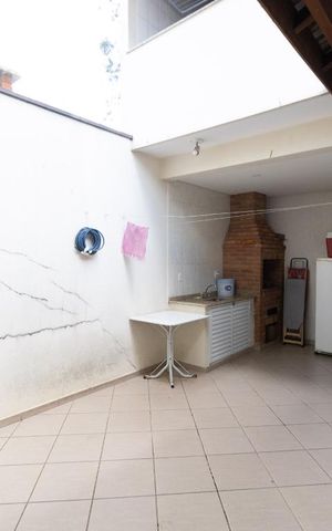 Casa à venda com 230m², 3 quartos e 1 vaga Casa à venda com 230m², 3 quartos e 1 vagaÁrea Externa