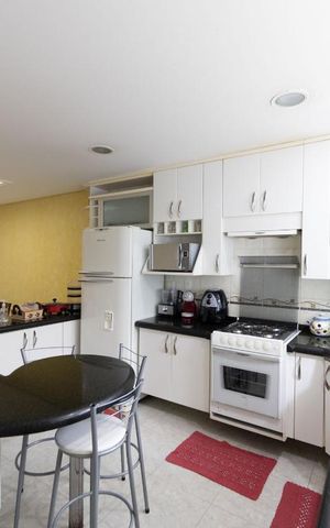Casa à venda com 230m², 3 quartos e 1 vaga Casa à venda com 230m², 3 quartos e 1 vagaCozinha
