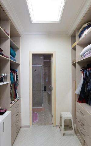 Casa à venda com 230m², 3 quartos e 1 vaga Casa à venda com 230m², 3 quartos e 1 vagaCloset