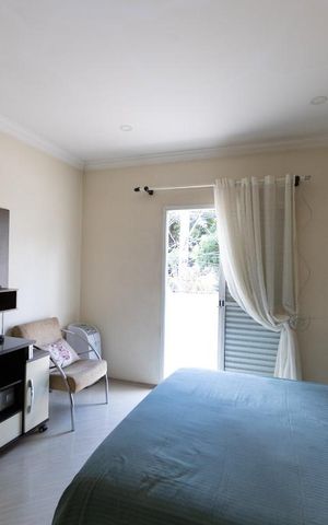 Casa à venda com 230m², 3 quartos e 1 vaga Casa à venda com 230m², 3 quartos e 1 vagaSuite