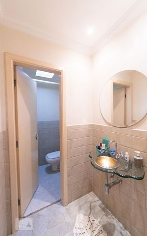 Casa à venda com 230m², 3 quartos e 1 vaga Casa à venda com 230m², 3 quartos e 1 vagaLavabo