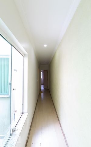 Casa à venda com 230m², 3 quartos e 1 vaga Casa à venda com 230m², 3 quartos e 1 vagaCorredor
