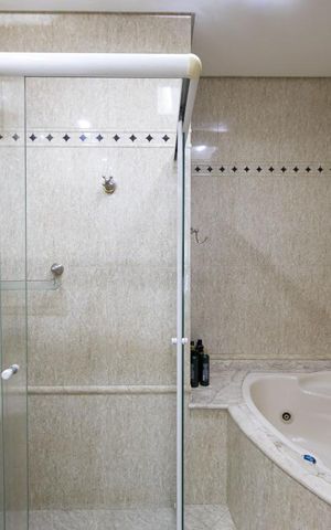 Casa à venda com 230m², 3 quartos e 1 vaga Casa à venda com 230m², 3 quartos e 1 vagaBanheiro Suite