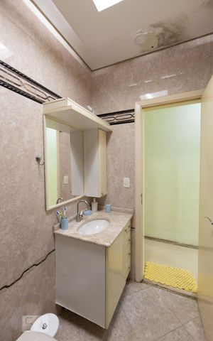 Casa à venda com 230m², 3 quartos e 1 vaga Casa à venda com 230m², 3 quartos e 1 vagaBanheiro Social