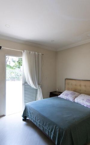 Casa à venda com 230m², 3 quartos e 1 vaga Casa à venda com 230m², 3 quartos e 1 vagaSuite