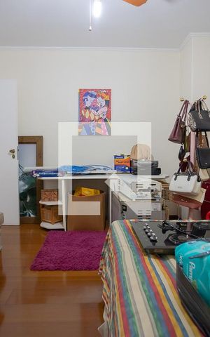 Casa à venda com 252m², 4 quartos e 2 vagas Casa à venda com 252m², 4 quartos e 2 vagasQuarto 4