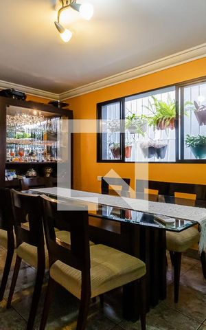 Casa à venda com 175m², 3 quartos e 2 vagas Casa à venda com 175m², 3 quartos e 2 vagasSala de Jantar