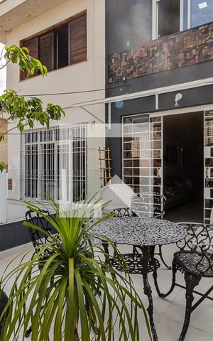 Casa à venda com 175m², 3 quartos e 2 vagas Casa à venda com 175m², 3 quartos e 2 vagasSacada da Sala de Estar