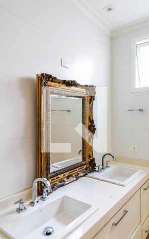 Casa para alugar com 430m², 5 quartos e 3 vagas Casa para alugar com 430m², 5 quartos e 3 vagasBanheiro Suíte 2