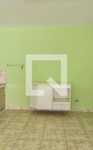 Casa para alugar com 250m², 2 quartos e 2 vagasEdícula dos Fundos