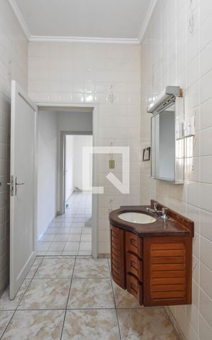 Casa para alugar com 250m², 2 quartos e 2 vagasBanheiro