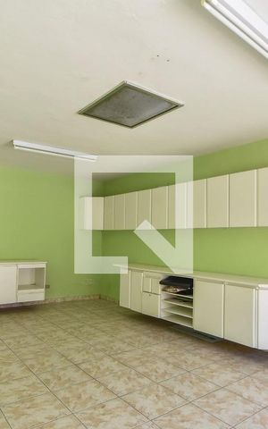 Casa para alugar com 250m², 2 quartos e 2 vagasEdícula dos Fundos